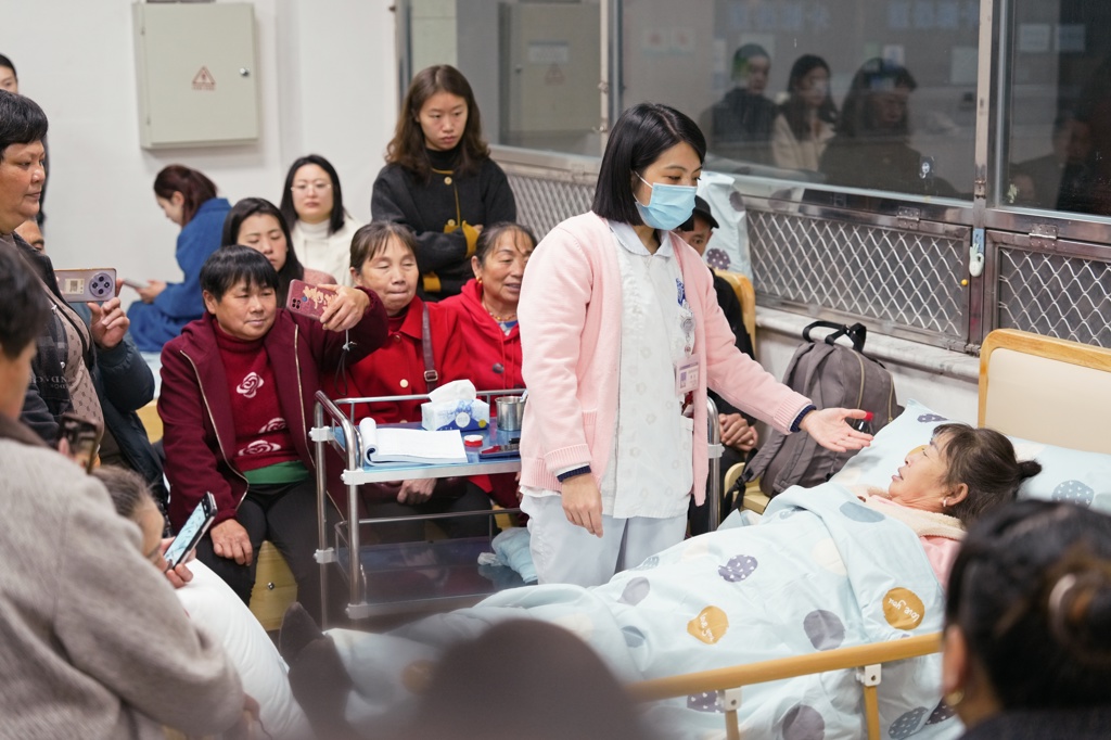 市第六人民医院首次承办省级养老护理员培训