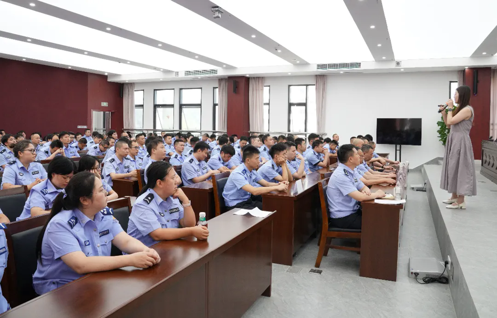 关爱职工 | 心理服务进警营，蓄满实用“心”能量